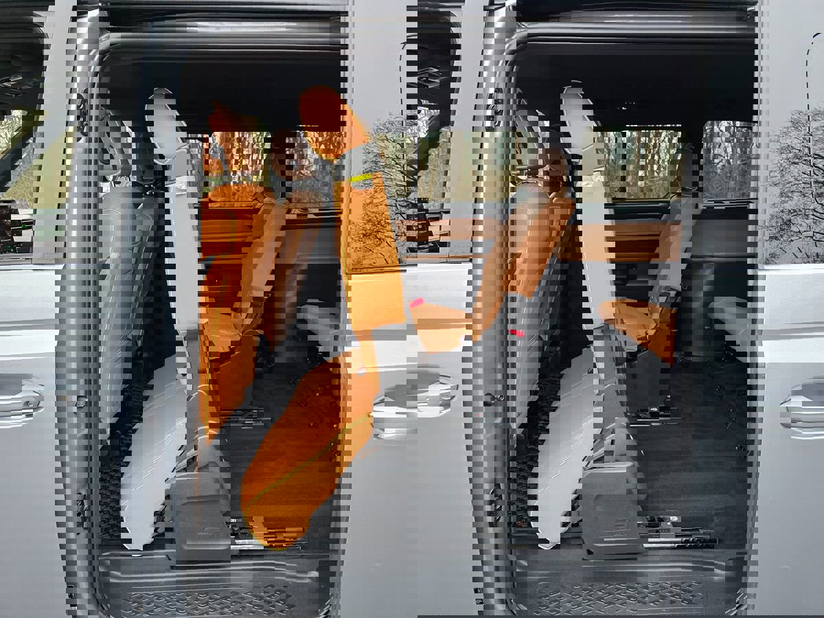 Used 2025 Volkswagen ID. Buzz Pro S image 17