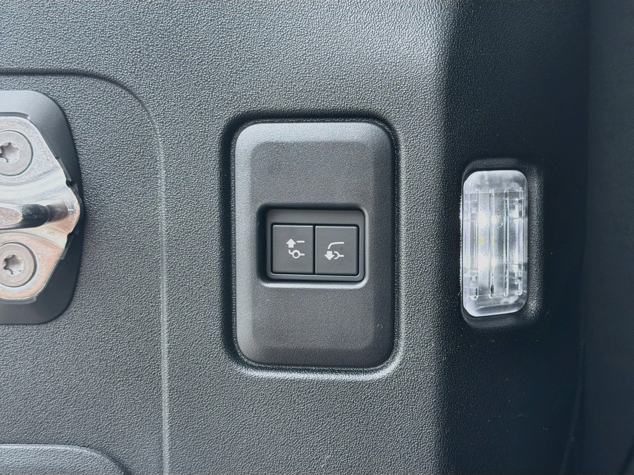 New 2026 Land Rover Defender 110 S AWD/4WD image 44