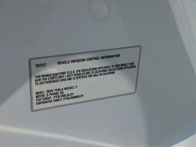 Used 2023 Tesla Model Y AWD image 30