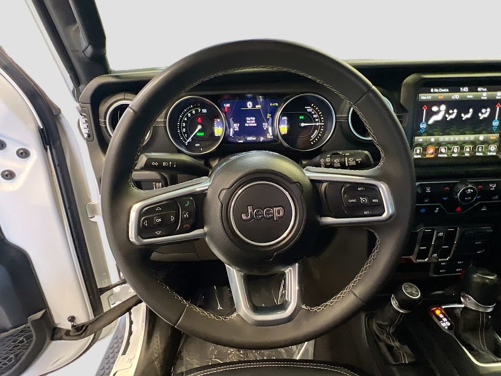 Used 2023 Jeep Wrangler Unlimited Sahara AWD/4WD image 11
