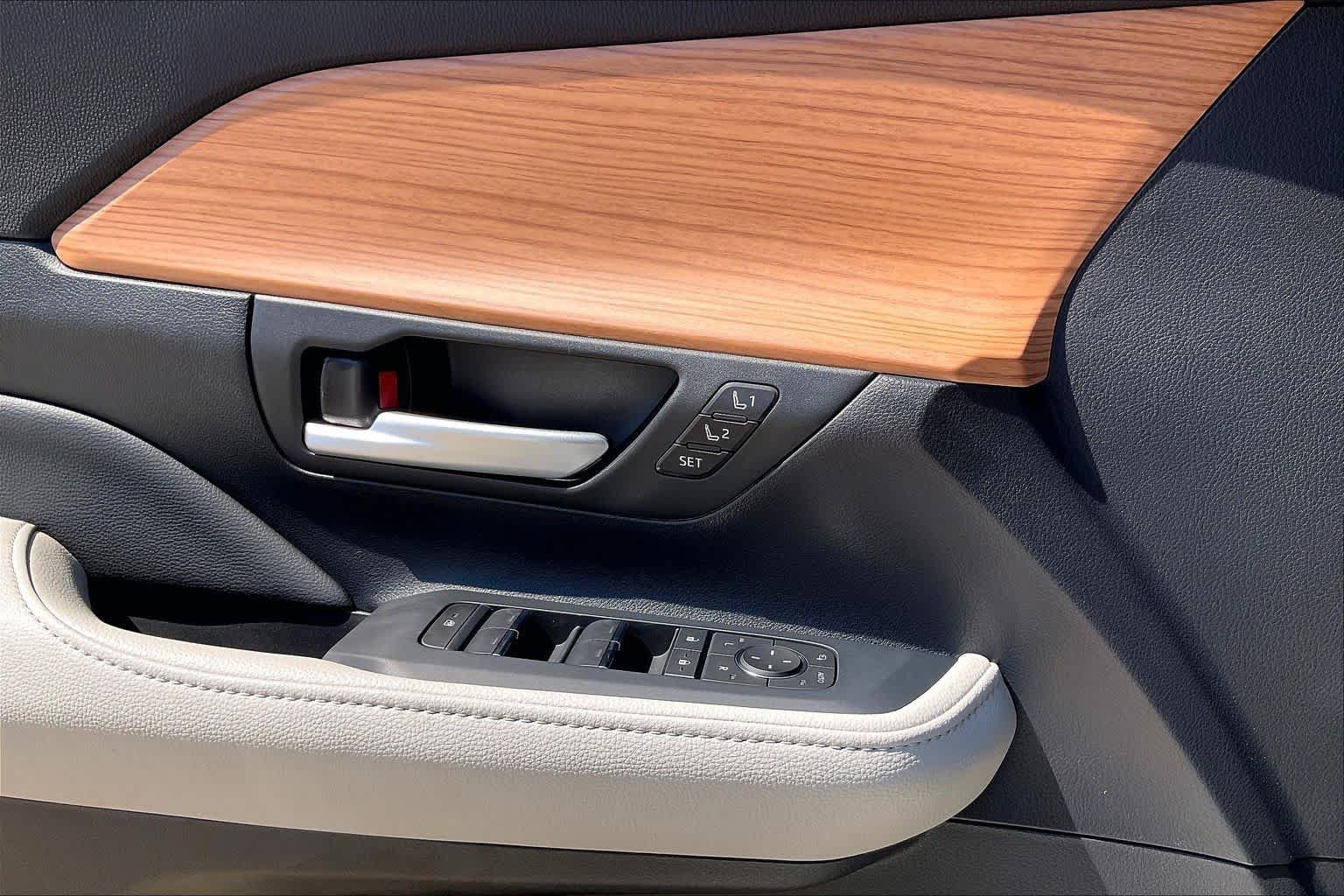 New 2026 Toyota Grand Highlander FWD image 18
