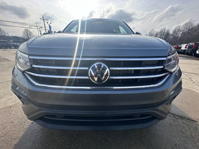 Used 2024 Volkswagen Tiguan SE image 32