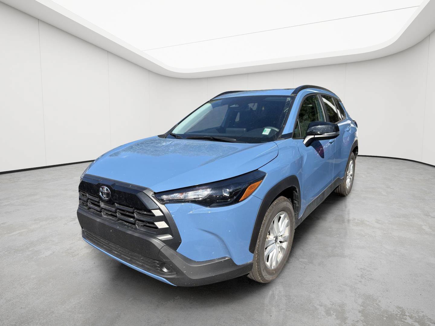Used 2026 Toyota Corolla Cross LE w/ Moonroof Package AWD/4WD image 3