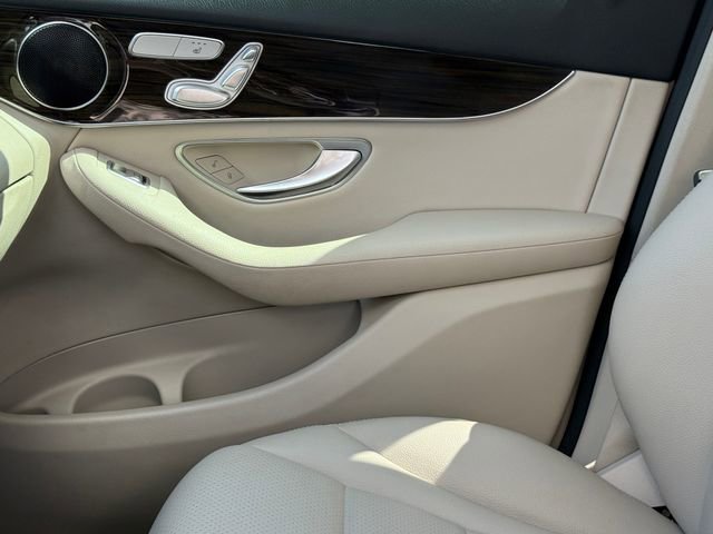 Used 2019 Mercedes-Benz GLC 300 image 10