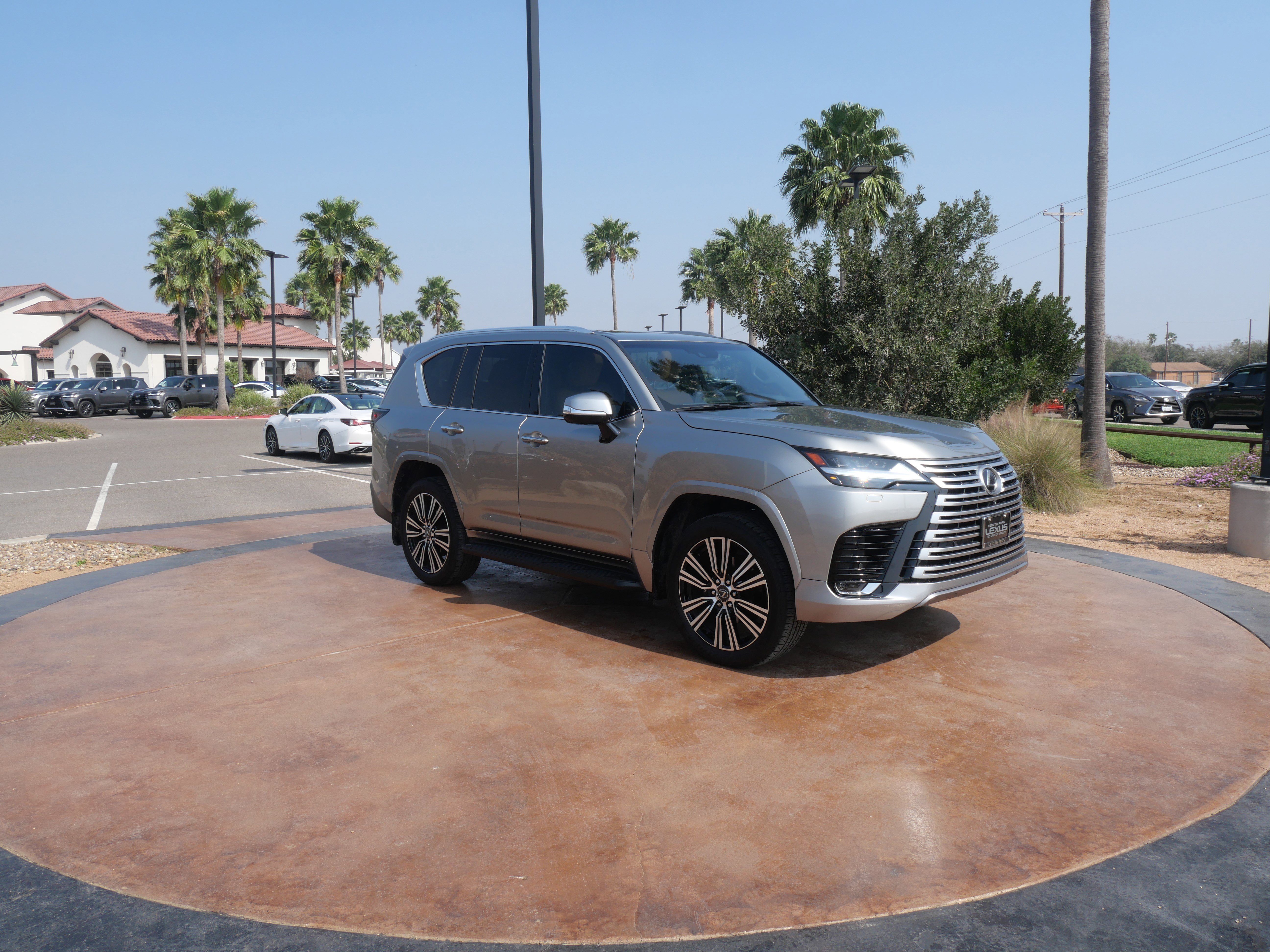 Certified 2024 Lexus LX 600 4WD w/ Luxury Package