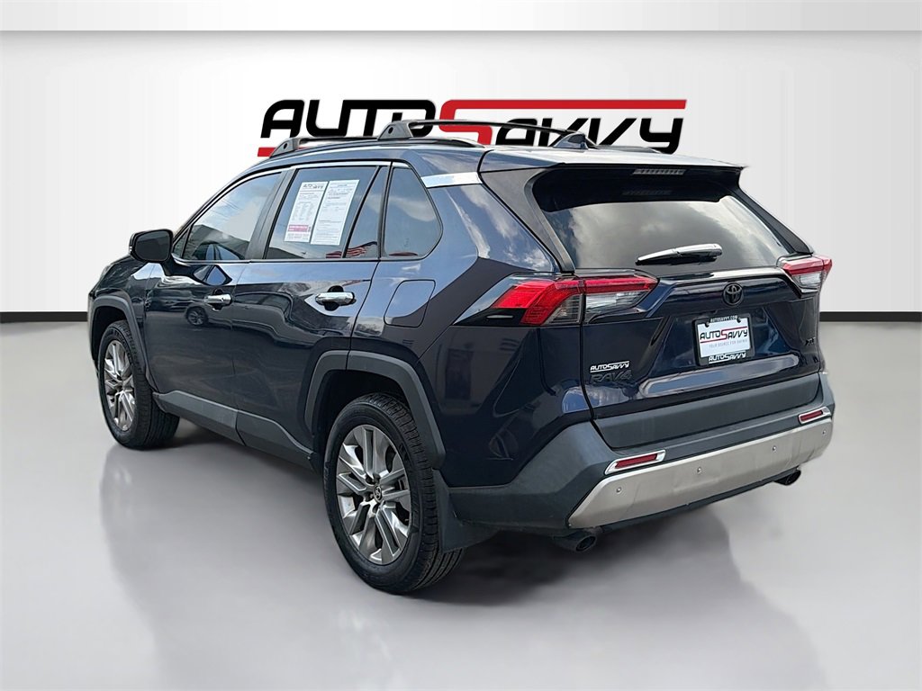 Used 2023 Toyota RAV4 XLE Premium image 5