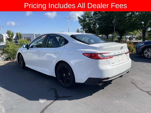 Used 2025 Toyota Camry SE FWD image 4