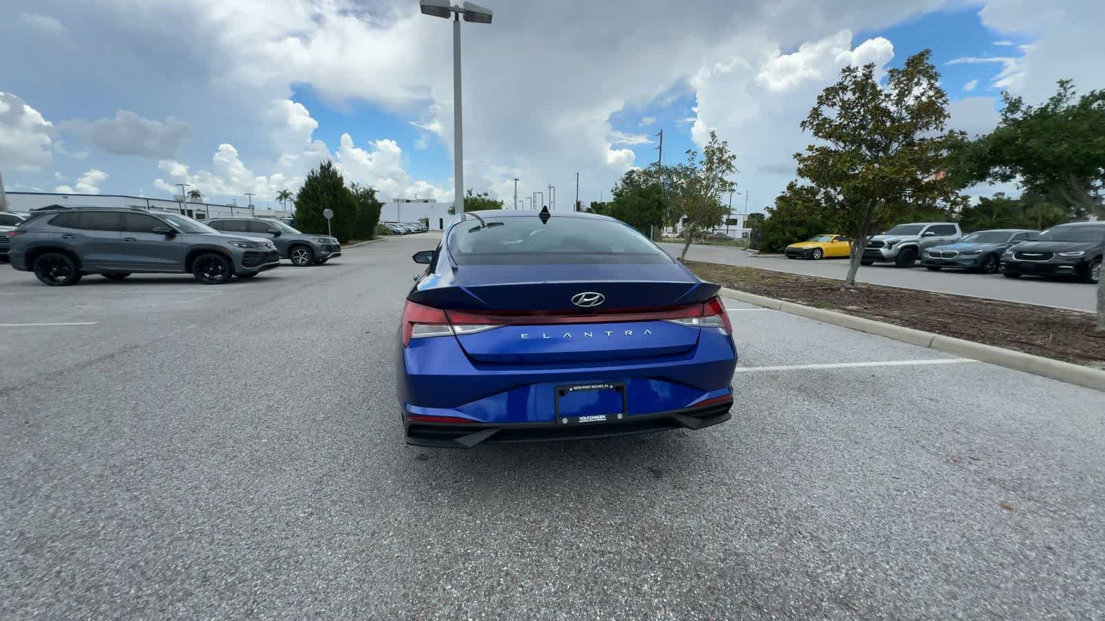 Used 2023 Hyundai Elantra SEL FWD image 7