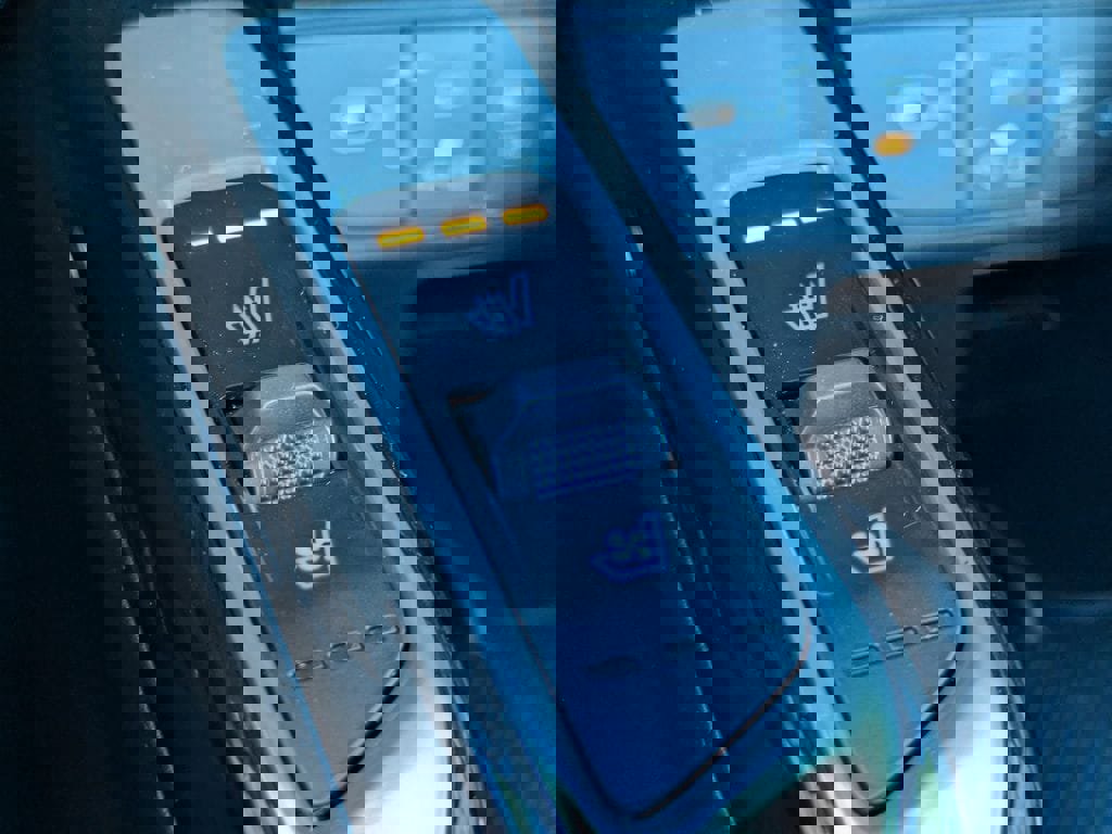 Used 2025 Kia Sorento SX image 24