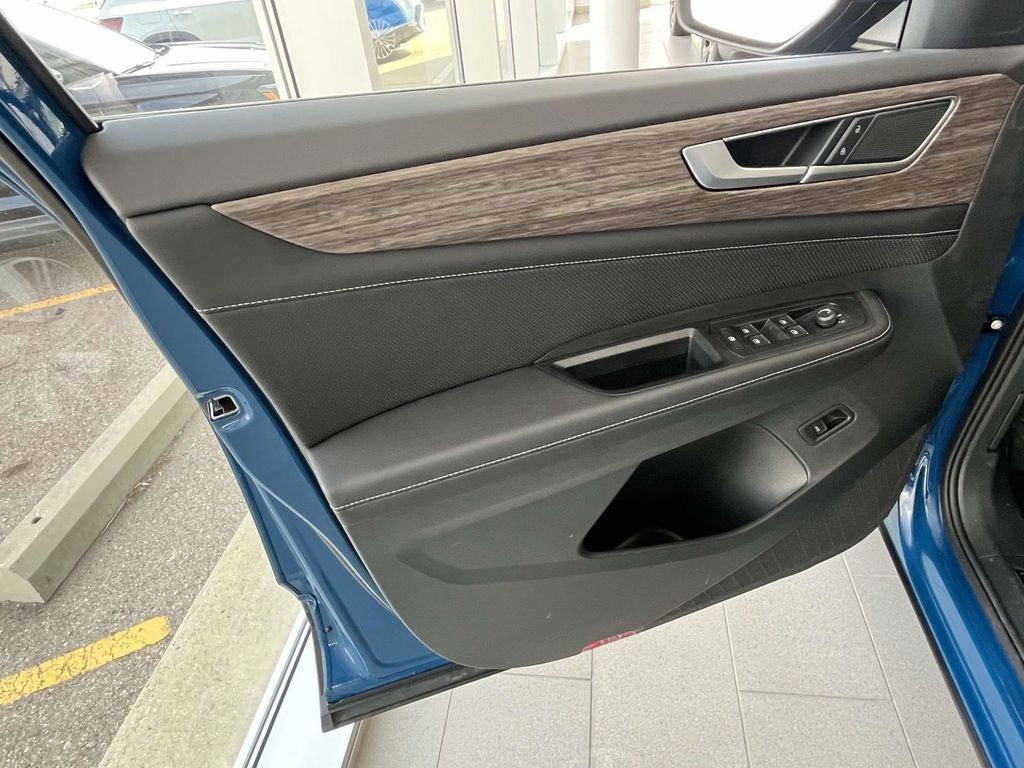 New 2025 Volkswagen Atlas SEL image 14