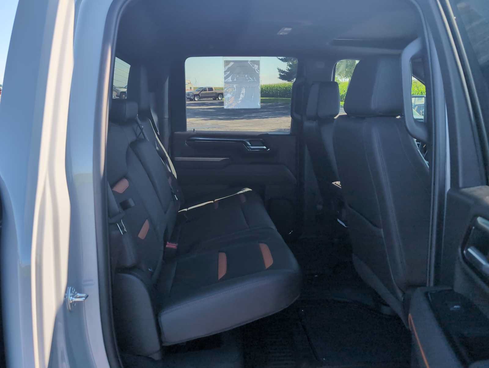 Used 2025 GMC Sierra 2500 AT4 w/ AT4 Premium Plus Package AWD/4WD image 27