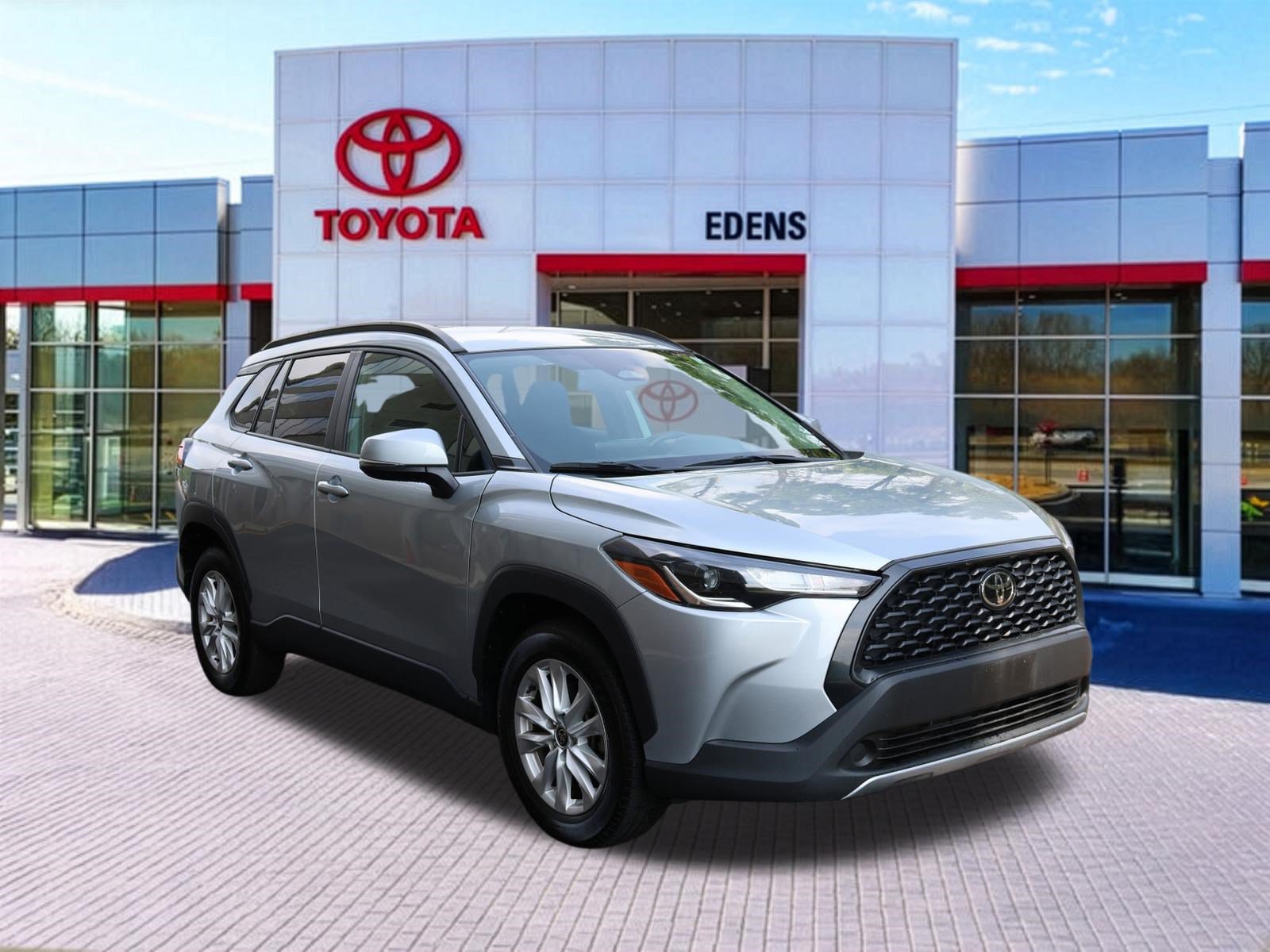Used 2024 Toyota Corolla Cross LE AWD/4WD video 1
