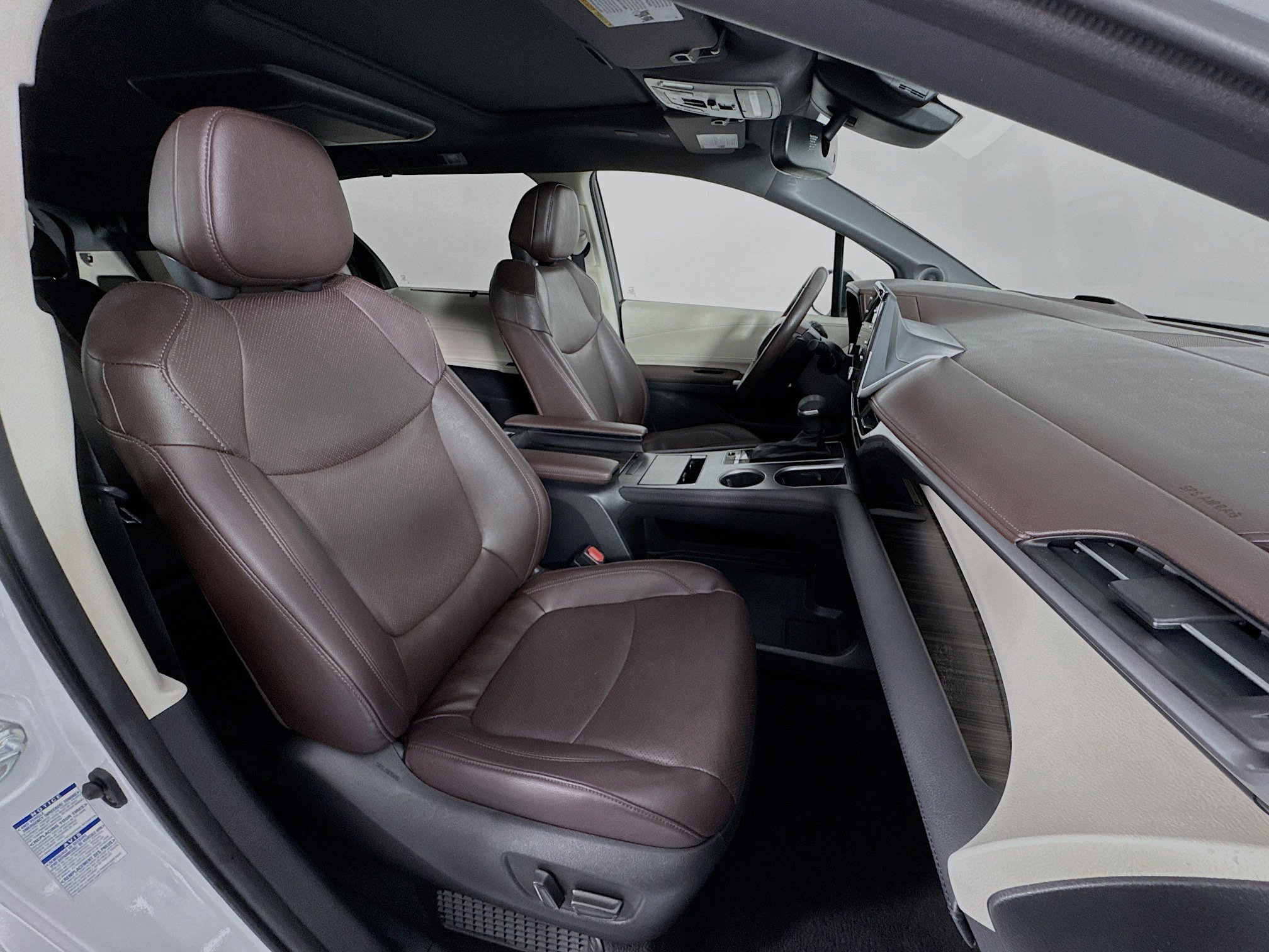 Used 2022 Toyota Sienna Platinum image 32