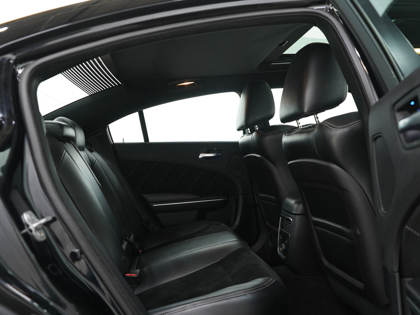Used 2012 Dodge Charger SRT8 w/ Adaptive Cruise Control Group RWD image 9