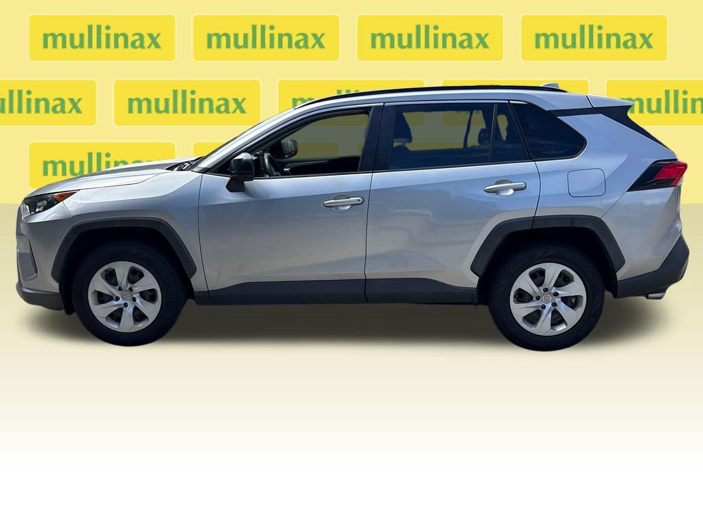 Used 2020 Toyota RAV4 LE FWD image 10