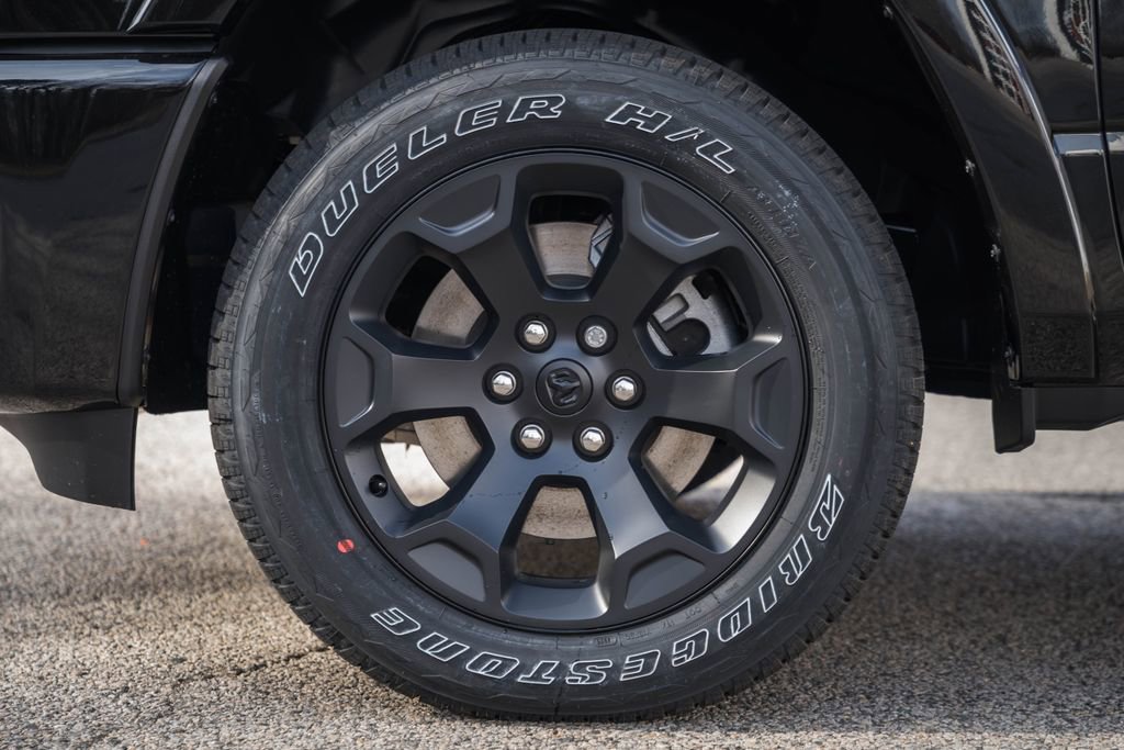 New 2026 RAM 1500 4x4 Crew Cab image 21