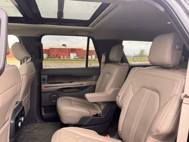 Used 2019 Ford Expedition Limited w/ Equipment Group 302A AWD/4WD image 31