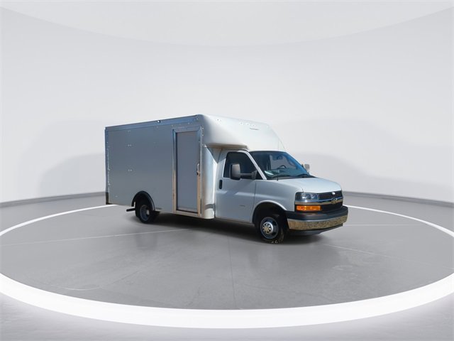 Used 2022 Chevrolet Express 3500 w/ Power Convenience Package image 2