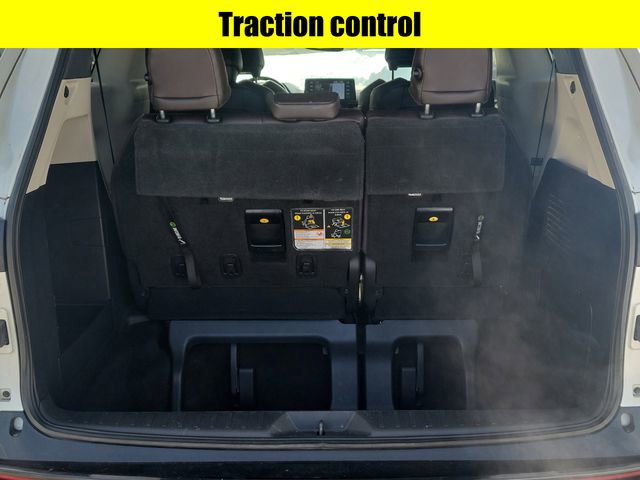 Used 2021 Toyota Sienna Platinum image 27