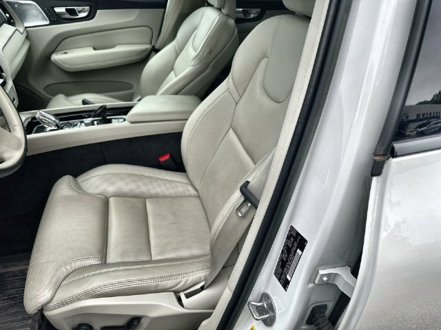 Used 2023 Volvo XC60 T8 Ultimate w/ Climate Package AWD/4WD image 20