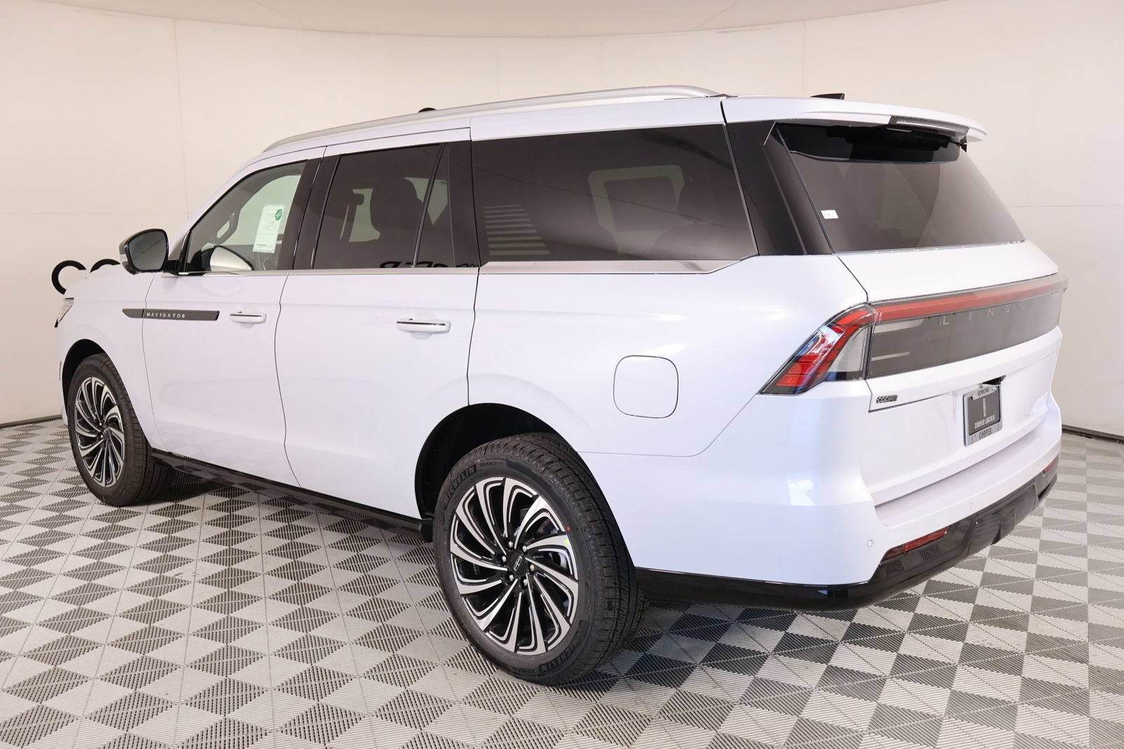 New 2026 Lincoln Navigator Black Label AWD/4WD image 24