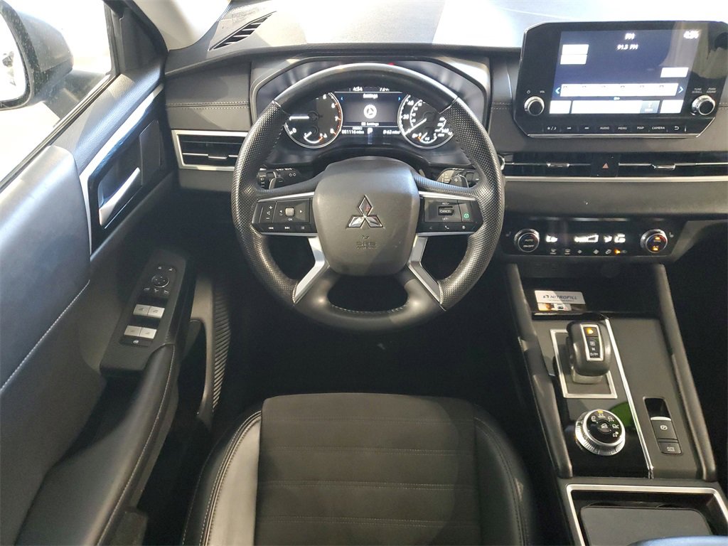 Used 2024 Mitsubishi Outlander SE image 10