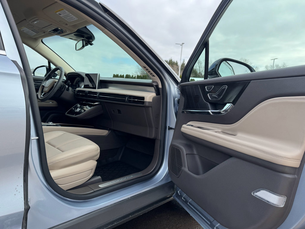 Certified 2022 Lincoln Corsair 4WD w/ Equipment Group 101A image 12