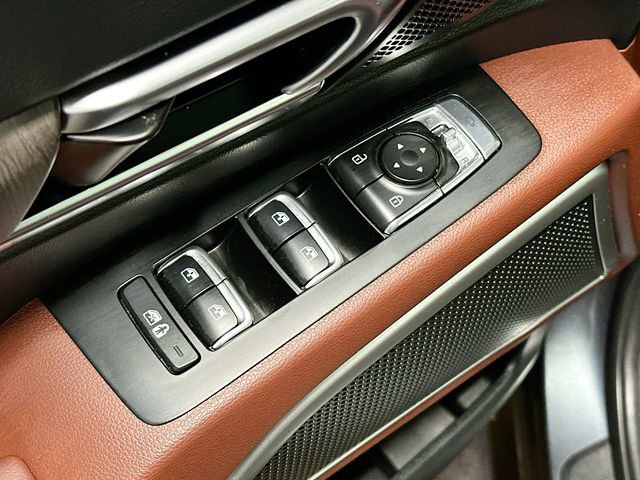 Used 2023 Kia Telluride EX w/ EX Captain's Chair Package image 18