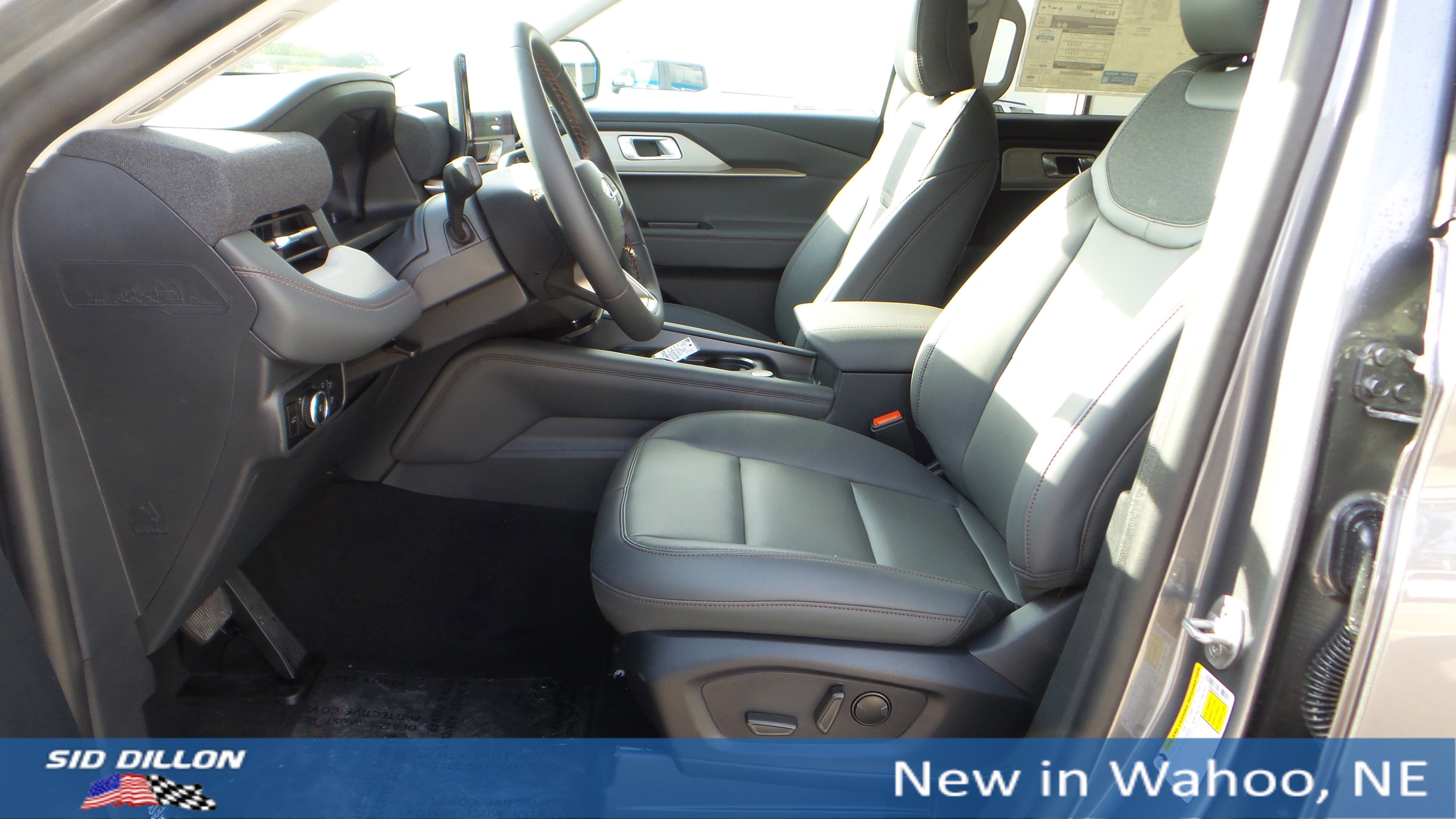 New 2025 Ford Explorer Active w/ Active Comfort Package image 9