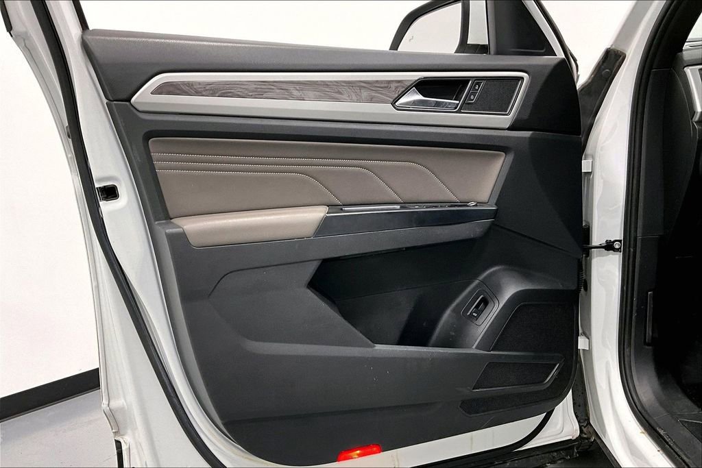 Used 2021 Volkswagen Atlas Cross Sport SE image 20