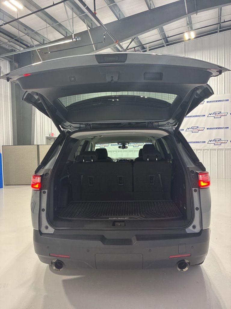 Used 2020 Chevrolet Traverse LT image 40