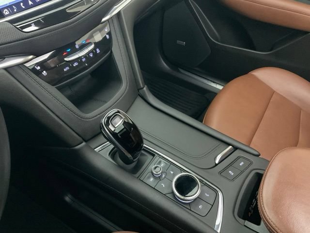 Used 2023 Cadillac XT5 Sportv w/ Technology Package AWD/4WD image 12
