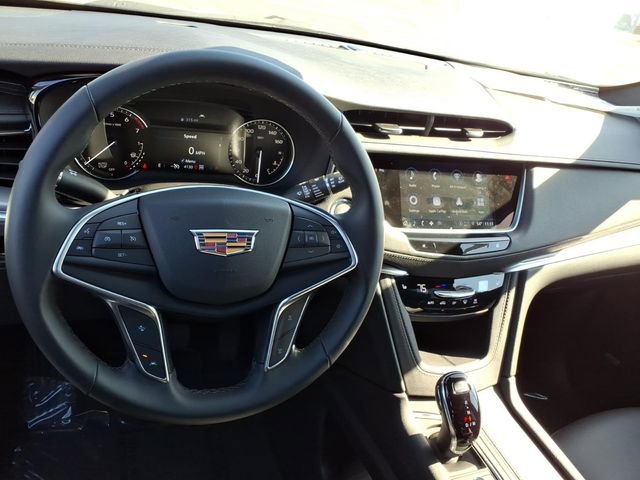 Used 2025 Cadillac XT5 Luxury image 5