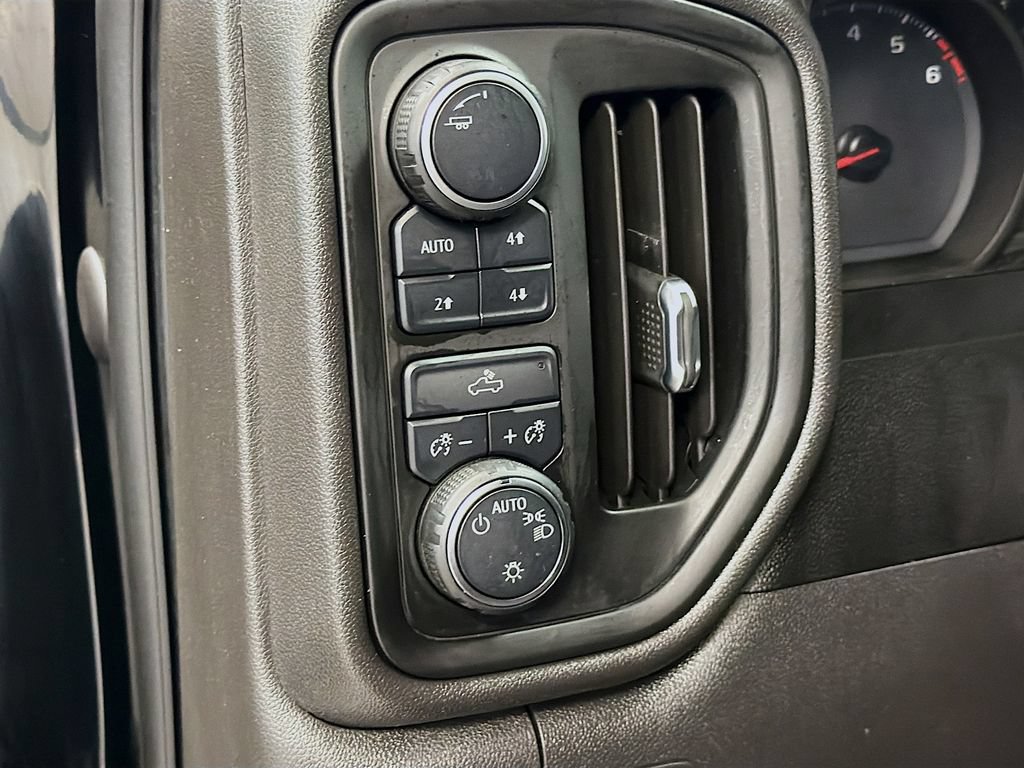 Used 2021 Chevrolet Silverado 1500 Custom Trail Boss w/ Midnight Edition AWD/4WD image 12