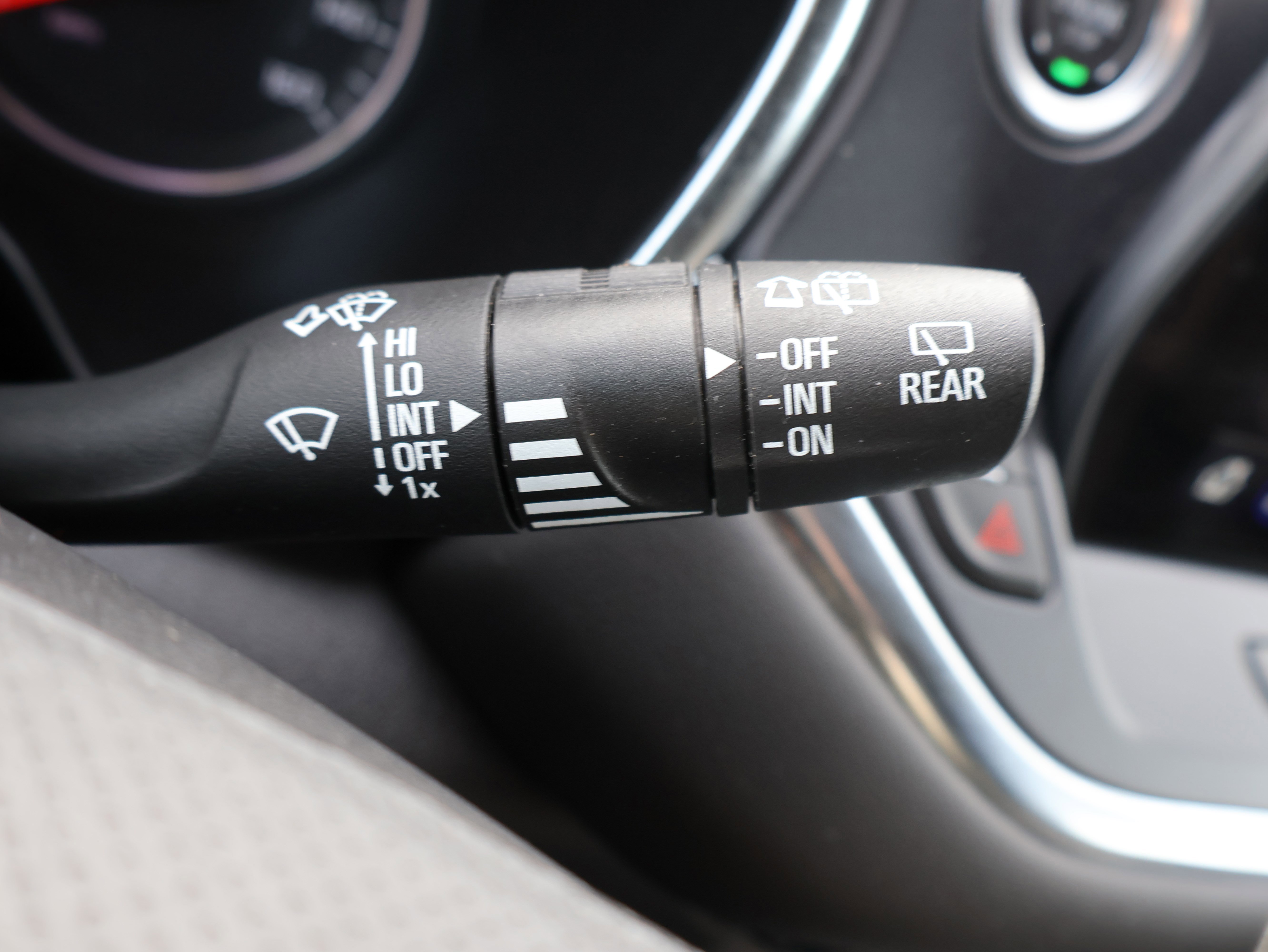 Used 2025 Chevrolet Blazer LT image 34