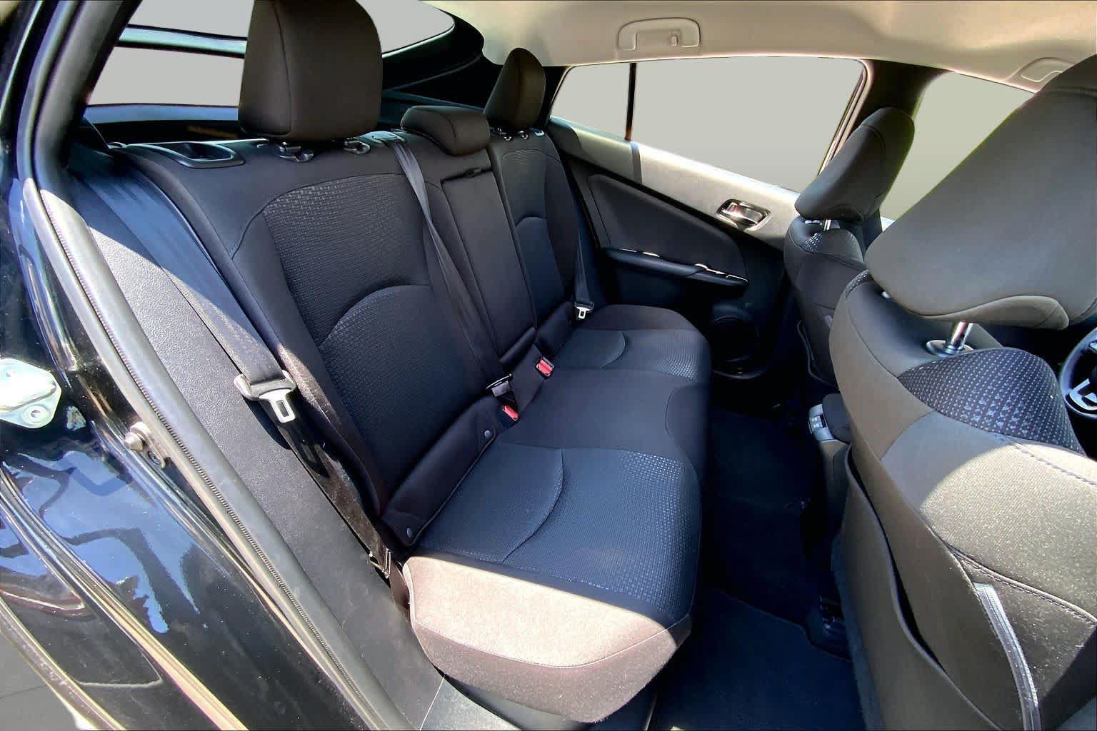 Used 2020 Toyota Prius LE FWD image 18