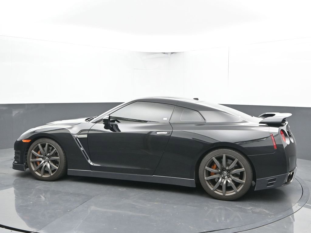 Used 2014 Nissan GT-R Premium image 7