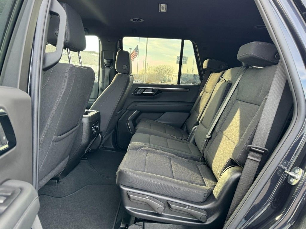 Used 2025 Chevrolet Tahoe LS image 10
