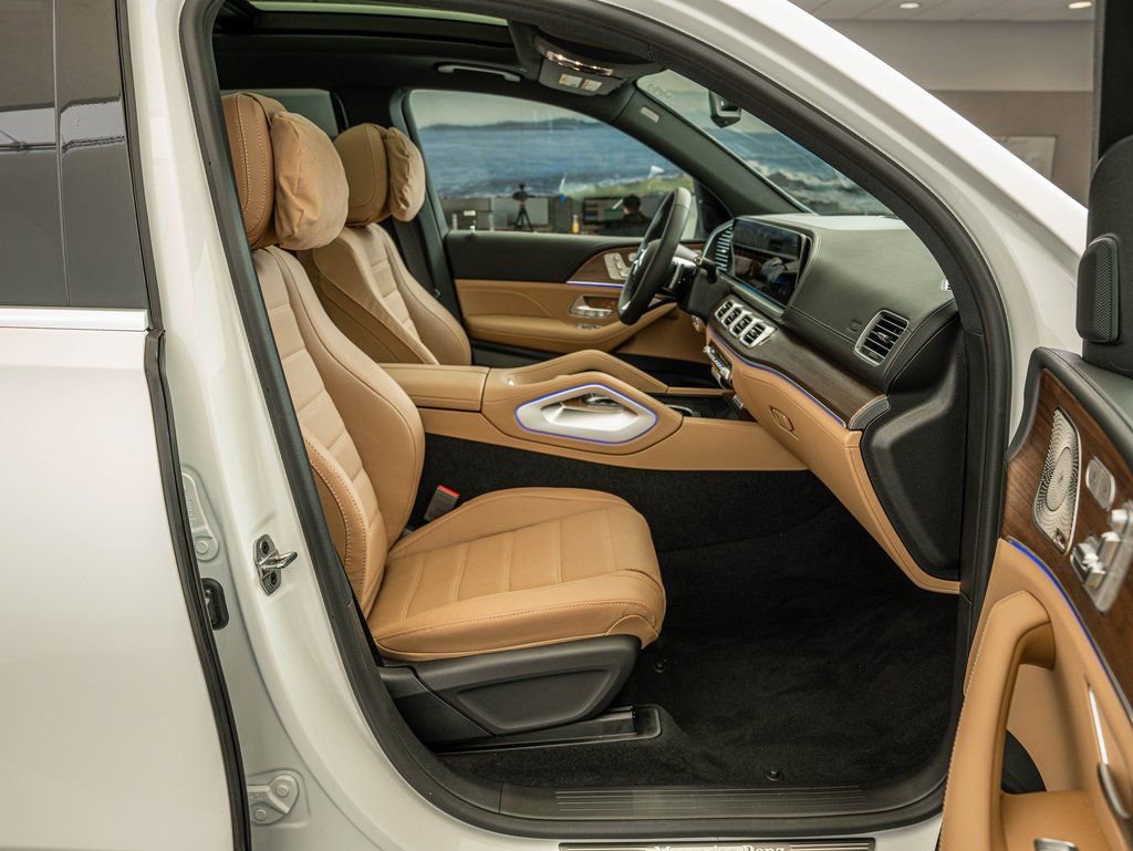 New 2026 Mercedes-Benz GLS 580 4MATIC image 38