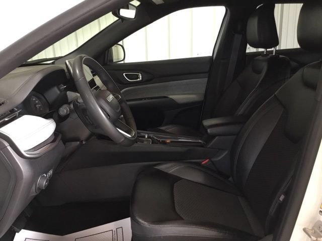 Used 2024 Jeep Compass Latitude AWD/4WD image 21