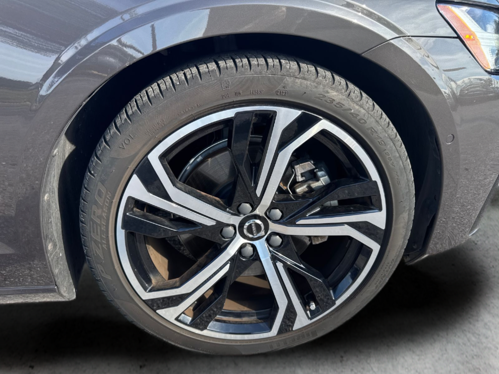 Used 2024 Volvo S60 B5 Plus w/ Protection Package Premier AWD/4WD image 40