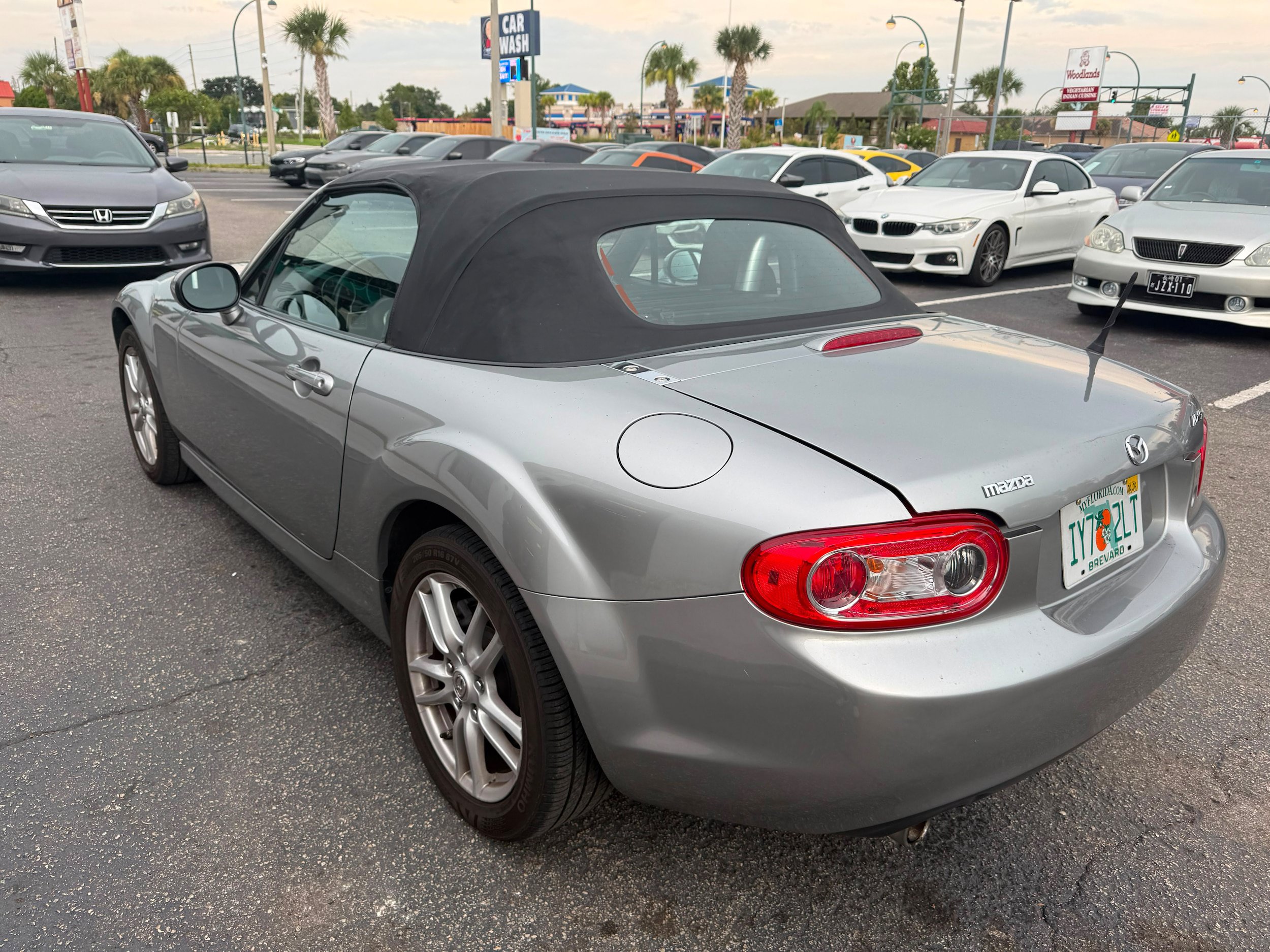 Used 2009 MAZDA MX-5 Miata Sport RWD image 5