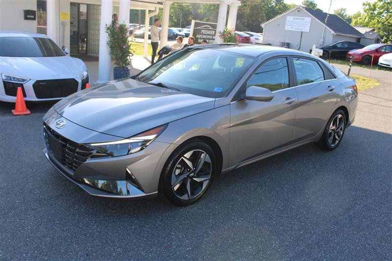 Used 2023 Hyundai Elantra Limited FWD image 3