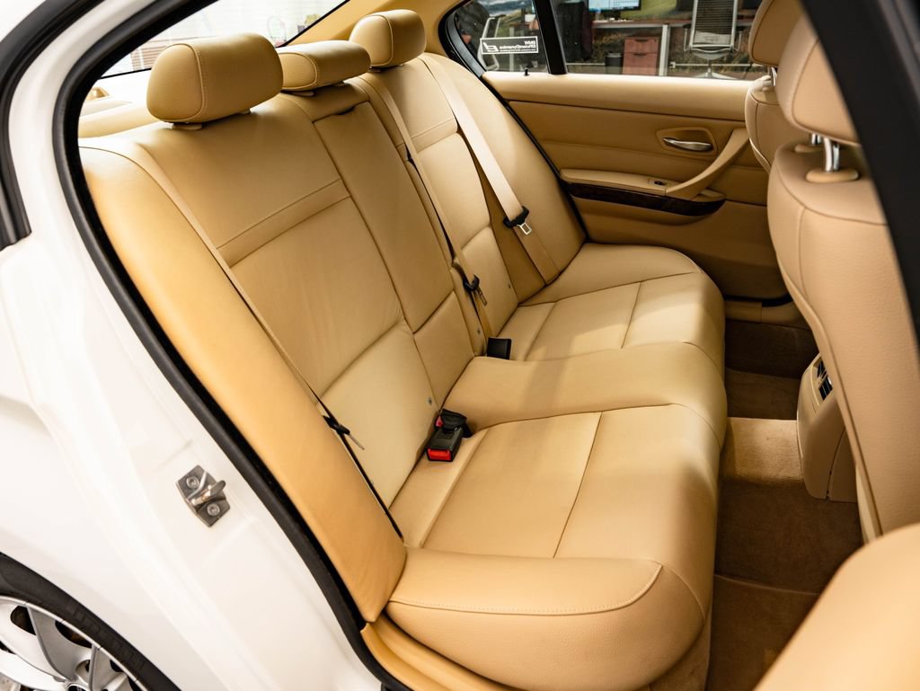 Used 2010 BMW 328i Sedan RWD image 44