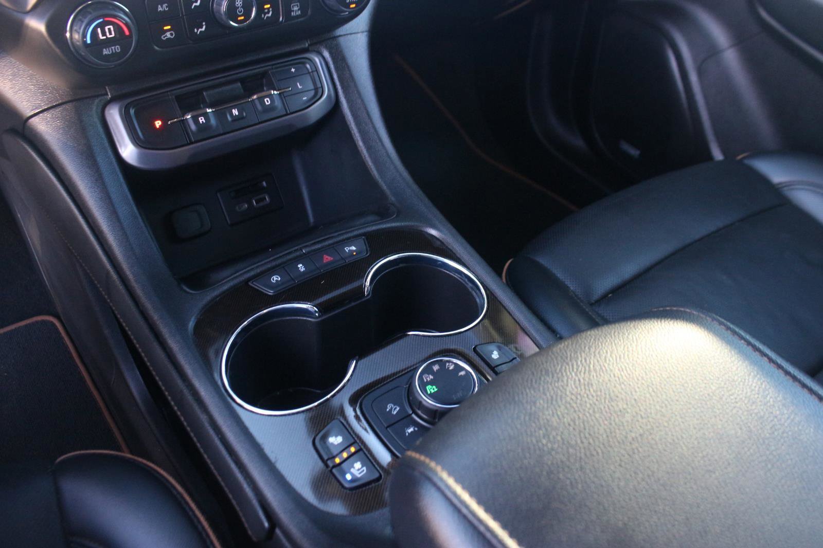 Used 2022 GMC Acadia AT4 w/ Technology Package image 31