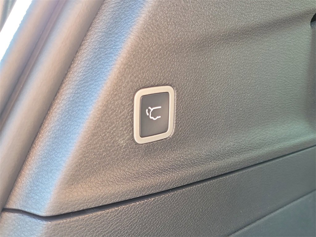 New 2026 Chrysler Pacifica Pinnacle image 11