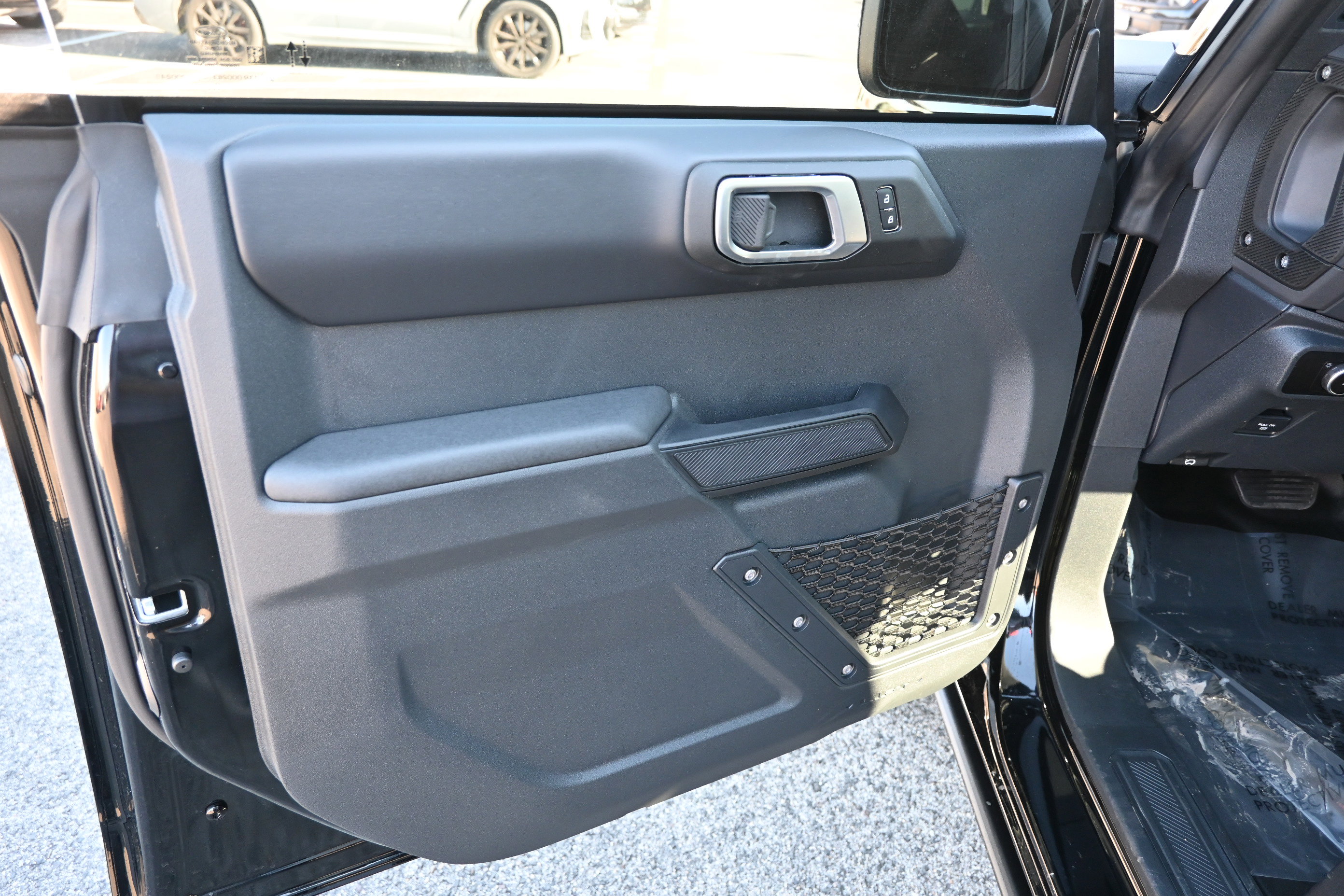 New 2025 Ford Bronco Badlands image 14