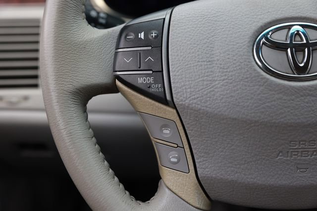 Used 2011 Toyota Avalon FWD image 29