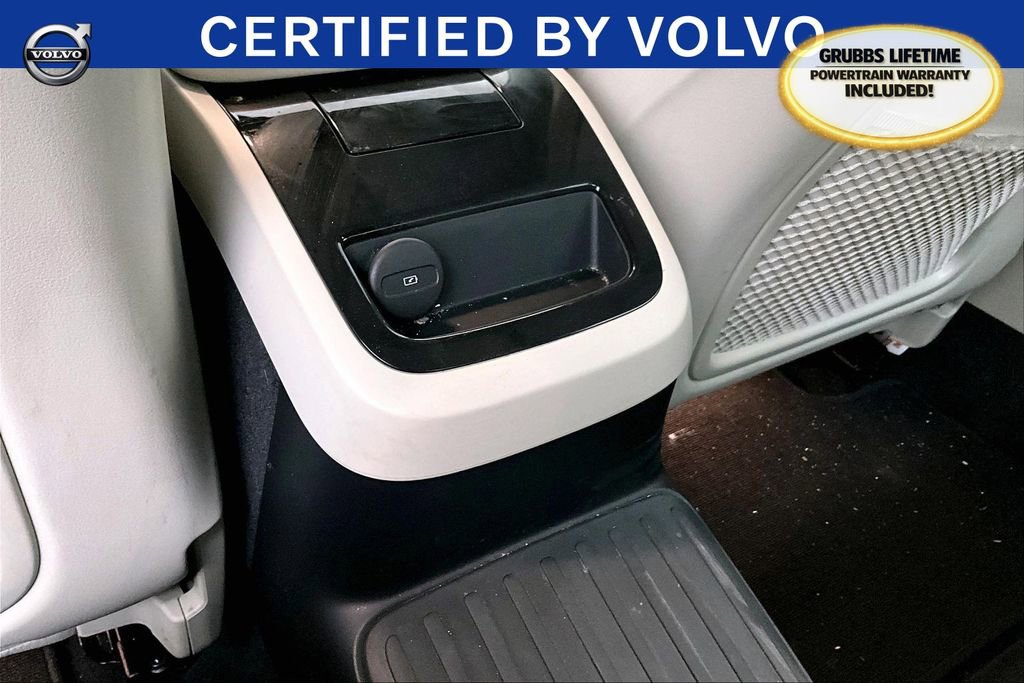 Used 2025 Volvo S60 T8 Plus image 31