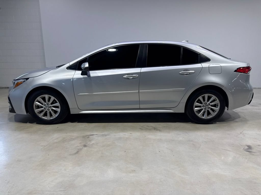 Used 2023 Toyota Corolla LE w/ LE Convenience Package FWD image 4